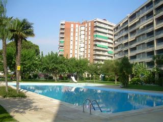 Miete Appartement Carrer mediterrani. Apartamento con piscina y tenis Miete Appartement Carrer mediterrani. Apartamento con piscina y tenis