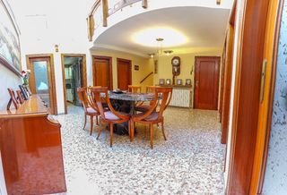 Casa en Fondo. Casa con estilo Casa en Fondo. Casa con estilo