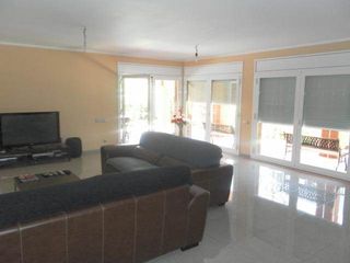 Click to see details of this property Click to see details of this property