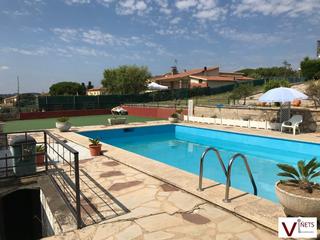 Xalet a Bigues i Riells. 9 habitacions, 4 banys, 2 lavabo