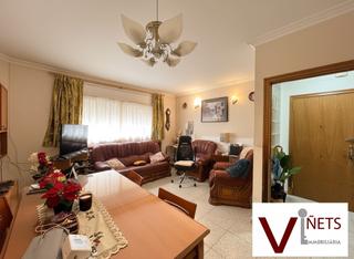 Planta baja  Carrer can noguera. Planta baja con local adjunto