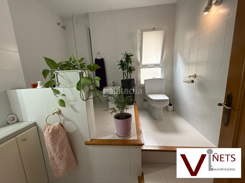 Foto 3f4a423a-70fb-4d9a-9088-e51fc75193c5. Tríplex amb calefacció aparcament a Montserrat - El Passeig Garriga (La)