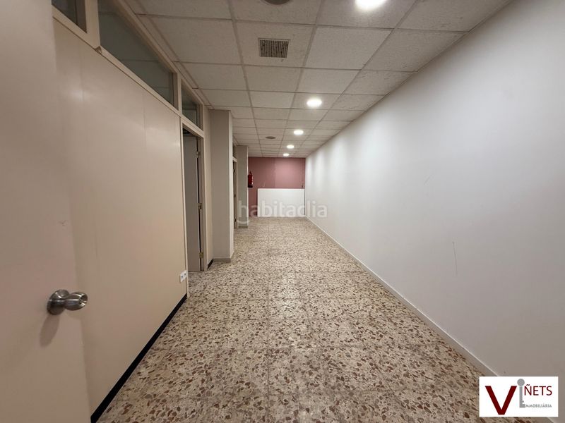 Foto ed8dc57f-2ba3-4831-a063-f31e773a7f0b. Alquiler local comercial local en lloguer situat al barri de dalt, a al carrer calàbria. en Garriga (La)