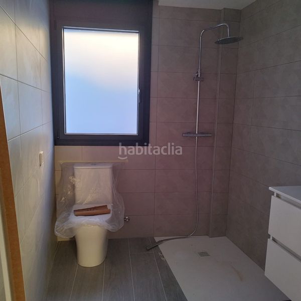 Foto b28d3756-b6da-4b5d-a1f9-24a3fe51aa4c. Zweistöckige wohnung mit heizung parking in Poble Sec Igualada