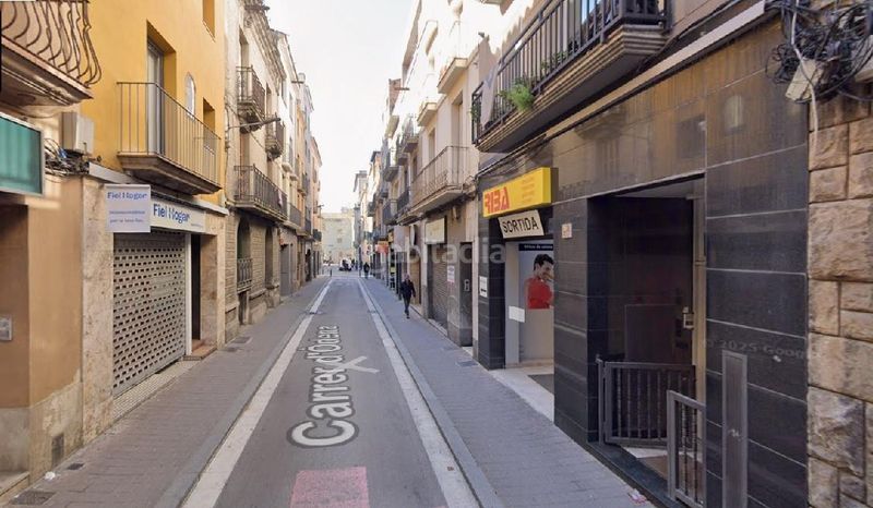 Foto b05f6e71-e86b-481a-a7ef-9ad61bcce191. Casa adossada a Centre Igualada