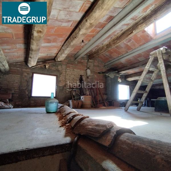 Foto cfea0497-c73b-41e5-8da6-f6ac1adfee3d. Casa adossada a Calaf