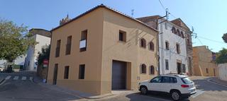 Casa a Poble. Casa renovada totalmente en la av. en calonge pueblo, espaciosa
