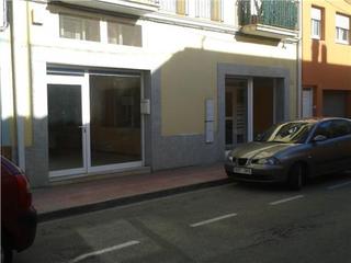 Lloguer Local Comercial a Platja Gran. Muy buen local 3ra linea de mar, salida a dos calles, garaje, al