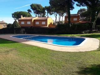 Lloguer Casa adossada a La Fosca - Cala Margarida. Preciosa casa adosada en la fosca a 100m de la playa