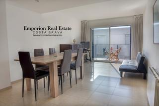 Location Appartement à Poble. Alquiler temporada septiembre 25junio 26  cerca playa  parking