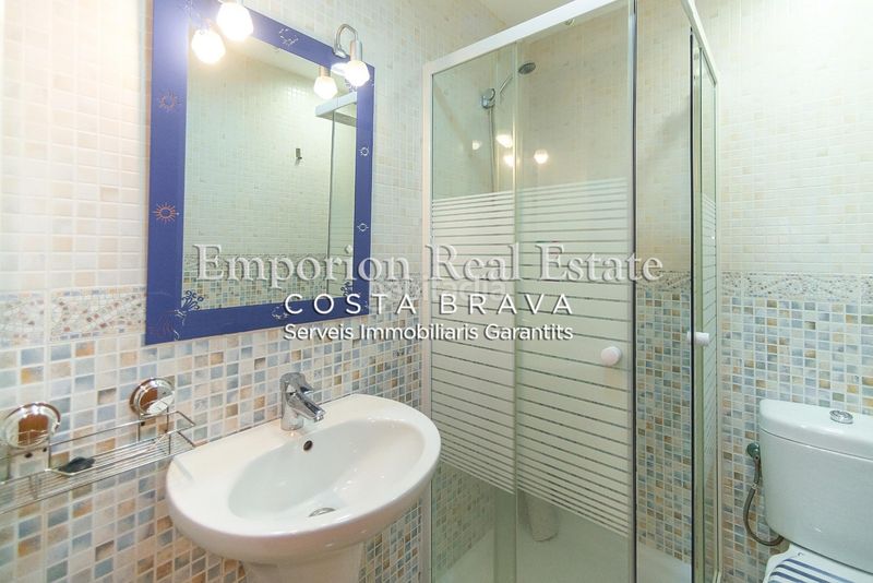 Foto 10cf7e1b-18db-4889-9b85-5c7b662cf8e5. Lloguer apartament amb aparcament a Avinguda Catalunya Palamós