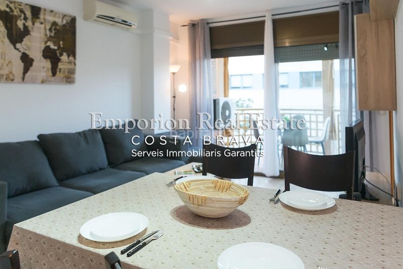 Foto 220f82f1-c535-49e0-964d-725bb92b3e22. Lloguer apartament amb aparcament a Avinguda Catalunya Palamós