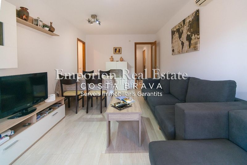 Foto 42bcb733-d3e7-4f18-8c9d-47e408f91742. Lloguer apartament amb aparcament a Avinguda Catalunya Palamós