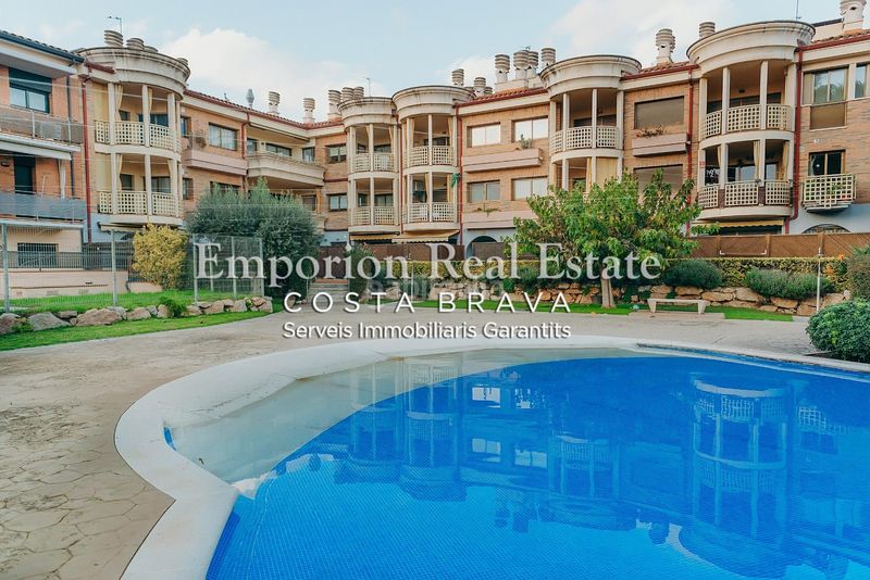 Foto 68b6d052-0a85-4fec-8884-28cecd41ae71. Lloguer apartament amb aparcament a Avinguda Catalunya Palamós
