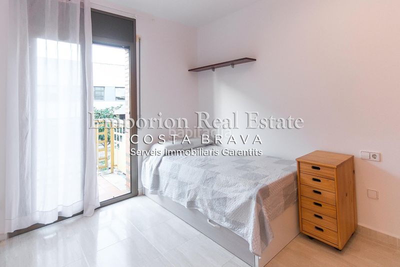Foto 7ea491c6-d6b0-4a01-86b3-eaae5c738b39. Lloguer apartament amb aparcament a Avinguda Catalunya Palamós
