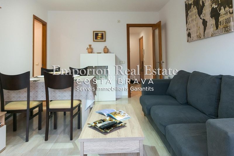 Foto aff0aefd-7c5b-4155-b481-3647a3266b10. Lloguer apartament amb aparcament a Avinguda Catalunya Palamós