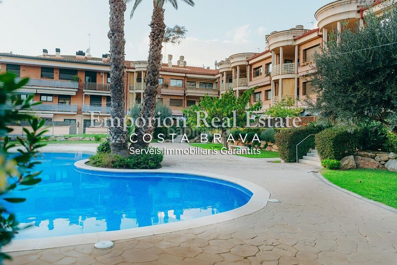 Foto c08804a6-f203-4aa9-8f84-72fed691619a. Lloguer apartament amb aparcament a Avinguda Catalunya Palamós