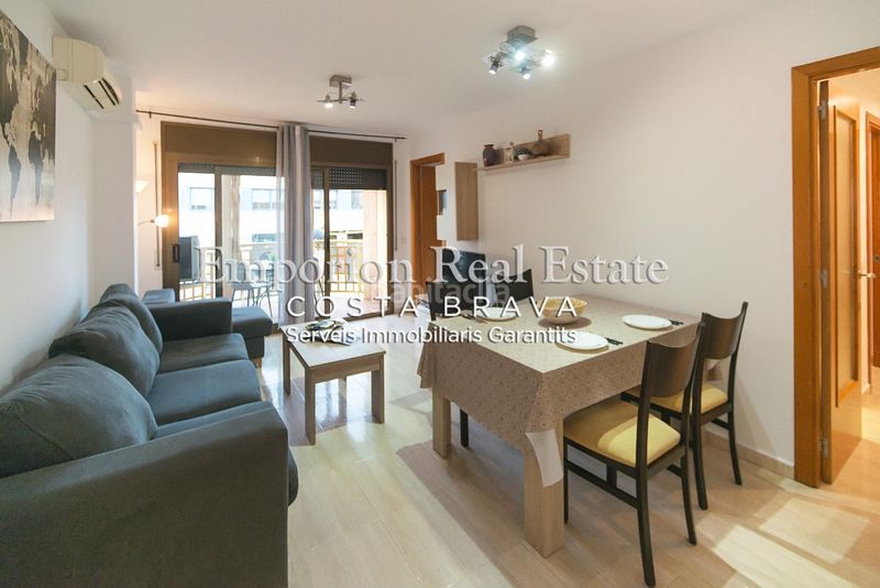 Foto c49f4e36-b018-41cd-a829-2ffd6b42c632. Lloguer apartament amb aparcament a Avinguda Catalunya Palamós