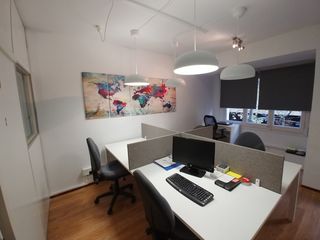 Location Bureau à Calle president macia 5. Coworking palamos. centro de negocios. despachosoficinas, puesto
