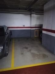 Car parking in Plaça de Josep Rovira 7