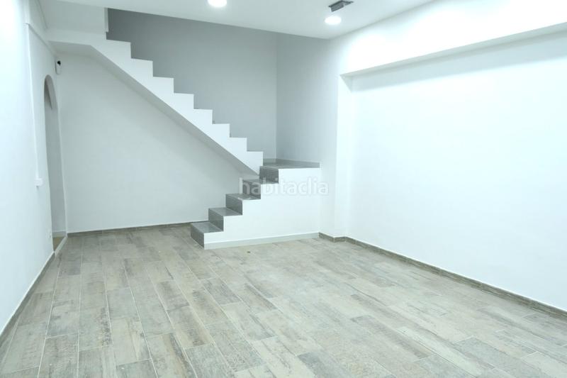 Foto f5bf6da3-f476-49b0-9d11-f98dc7945b97. Rent business premise in carrer de l'ajuntament 24 in Barcelona