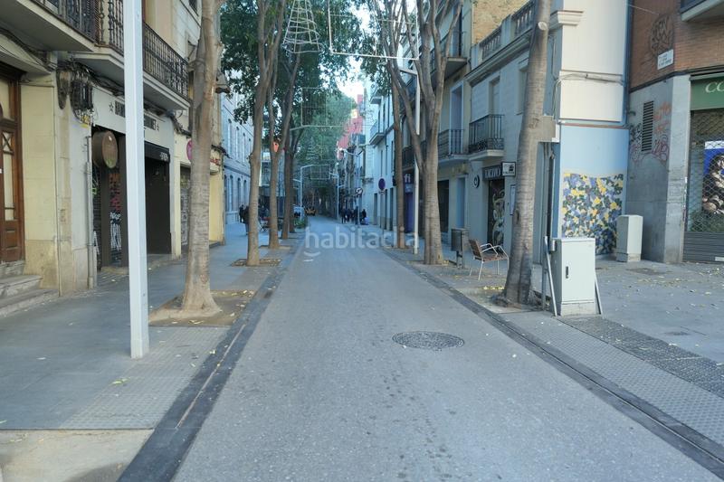 Foto d826e6b3-8643-46ed-a226-d833def925f1. Lloguer local comercial a carrer gran de sant andreu 207 a Barcelona