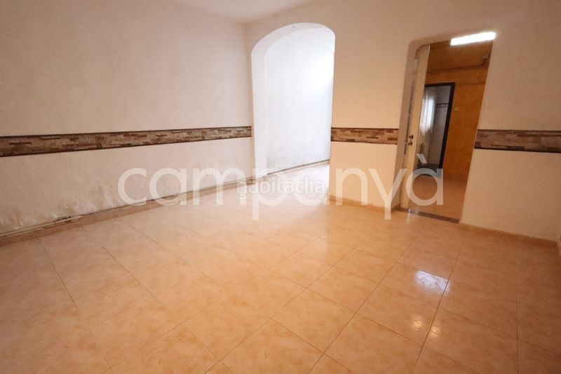 Foto 12b5909a-e522-4690-82a0-a1dd485aea93. Casa amb calefacció a Sant Andreu de Palomar Barcelona