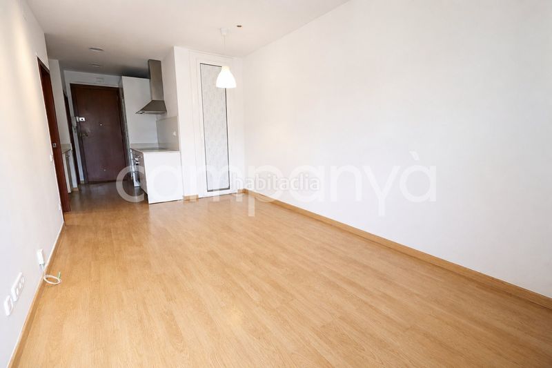 Foto 15268008-9172-4985-bd08-0898cda027ed. Pis a Poblenou Barcelona