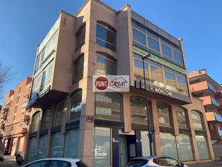 Local commercial à N/a. El mejor local de lleida está a la venta