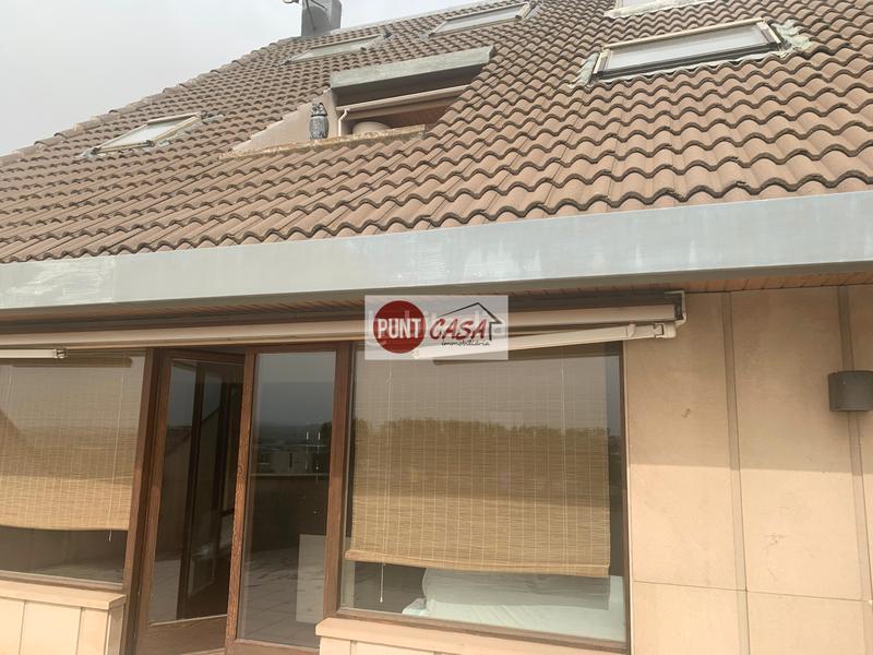 Foto 8e4f4ecb-a7ab-4853-bf01-a59a294fddf6. A tre livelli con camino riscaldamento parcheggio in Lleida