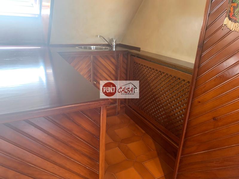 Foto a27eb3b6-6a9b-4020-8c4c-7a4817bebb7c. A tre livelli con camino riscaldamento parcheggio in Lleida