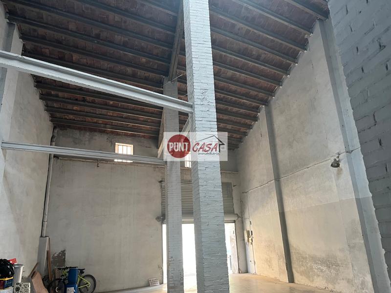 Foto c373829f-b23b-46f4-9a09-bcade63aca79. Locale commerciale in carrer de Cappont 13 in Cappont Lleida