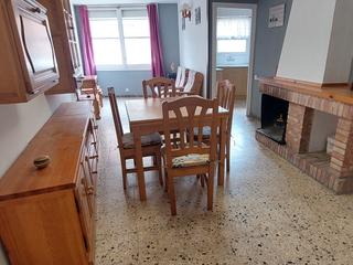 Location Appartement à Vallgorguina. Pis amb llar de foc i balcó