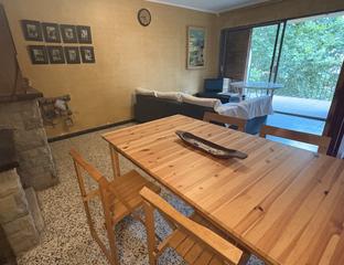 Piso en Vallgorguina. Pis assoleiat amb terrassa i lar de foc
