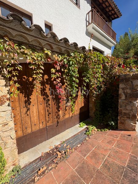 Foto 701716bc-5e29-49ba-b553-253022b7f901. Casa amb xemeneia calefacció aparcament a Vallgorguina