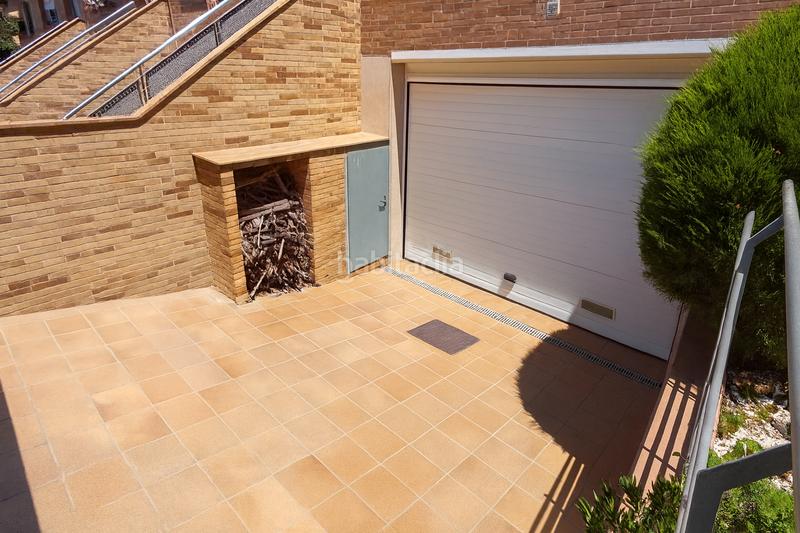 Foto 00e79e80-d36e-4f17-9593-c1e5c949ded0. Maison jumelée avec chauffage parking dans Vallgorguina