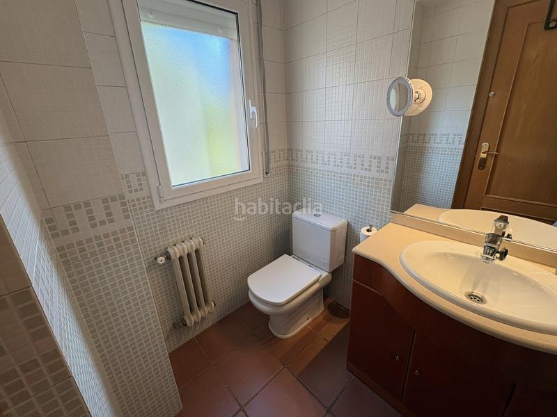 Foto 4c8d6e02-5658-4ebd-86b2-be3dca717a9f. Maison jumelée avec chauffage parking dans Vallgorguina