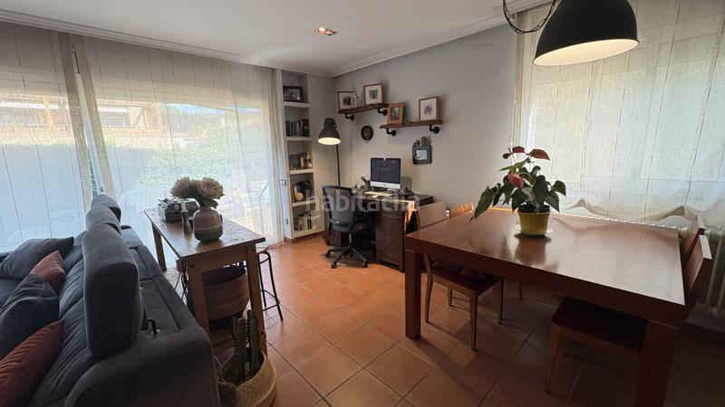 Foto 5c4546b5-346d-4e2f-bb8f-5a7f3eeaf255. Maison jumelée avec chauffage parking dans Vallgorguina