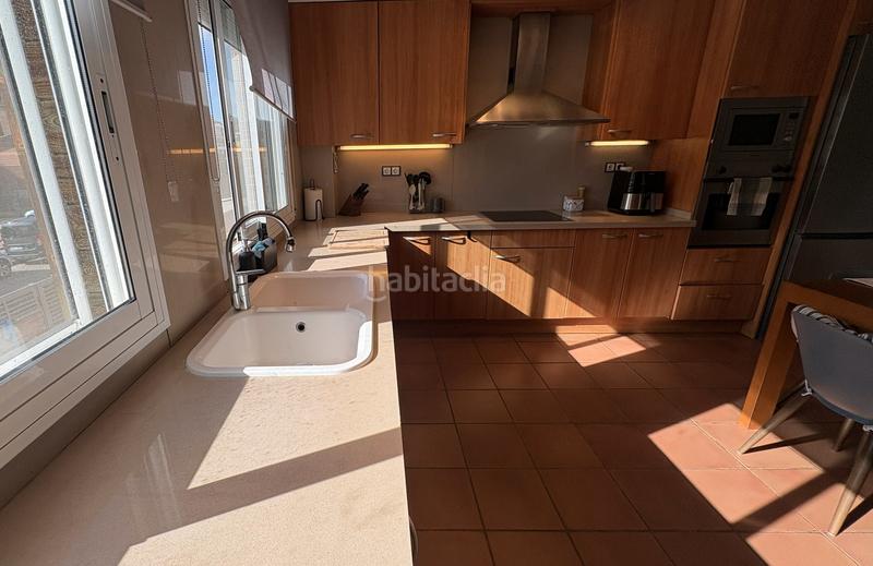 Foto e99f7dbd-5859-40e4-a753-65cdd00c9eb9. Maison jumelée avec chauffage parking dans Vallgorguina