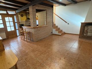 Casa adosada en Vallgorguina. Casa de poble amb pati de 20m2