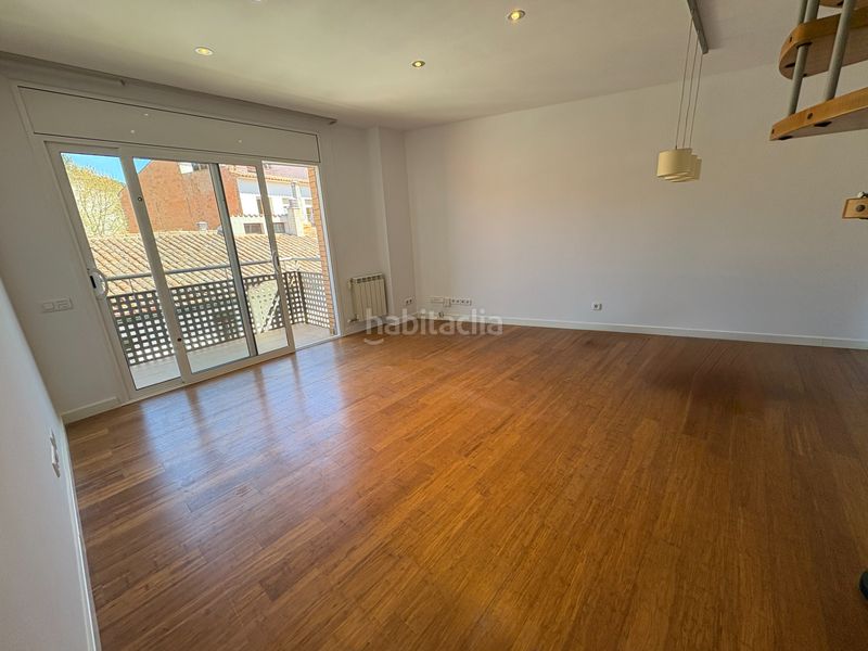 Foto dd6cf105-4f4b-4136-bf02-70e58fff3614. Dúplex amb calefacció aparcament a Vallgorguina