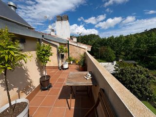 Duplex in Vallgorguina. Dúplex amb terrassa i piscina comunitària