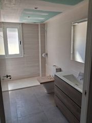 Miete Doppelhaus in Santa Maria de Palautordera. Casa d'obra nova a 3 vents amb jardí privat