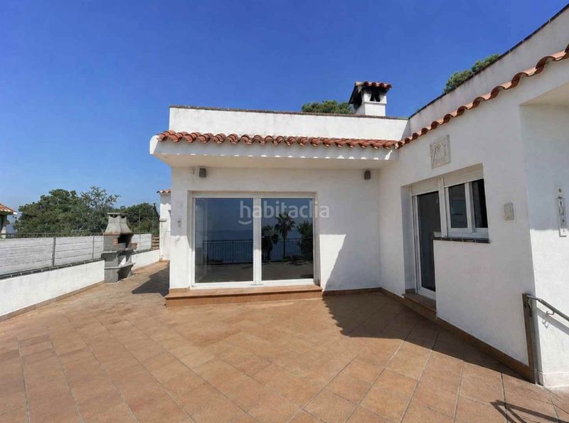 Foto 8ceada06-dd29-4642-bd47-fe4c7477dfc2. Xalet amb xemeneia aparcament piscina a Santa Cristina-Sant Francesc Blanes