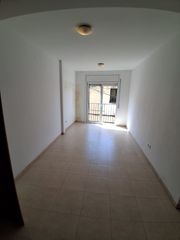 Rent Flat in Arenys de Munt. Acollidor pis amb aire condicionat
