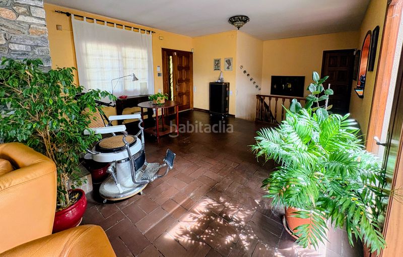 Foto 5e12eb95-73d7-4e4f-bf80-58098c21ee2e. Casa amb xemeneia aparcament piscina a Vallgorguina