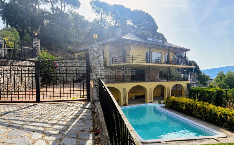 Foto a8f61333-f935-4d9b-bf14-899ff9b8c422. Casa amb xemeneia aparcament piscina a Vallgorguina