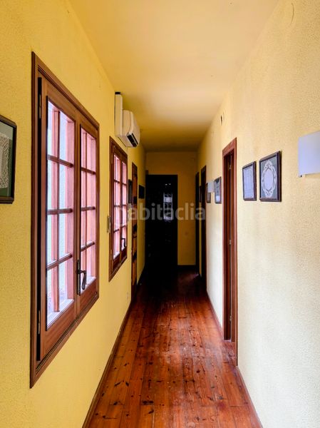 Foto b0eb3420-9a4d-4a49-afef-02e8cb784788. Casa amb xemeneia aparcament piscina a Vallgorguina