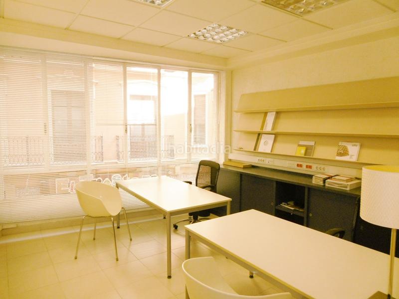 Foto 1cefbff7-c2fa-4f7e-ad2e-57bd21dcfa70. Rent office space with heating in Centro Elche / Elx
