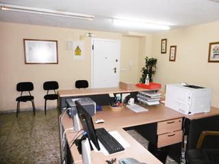Oficina en Carrs Oeste. Entresuelo comercial en  avda. libertad, elche